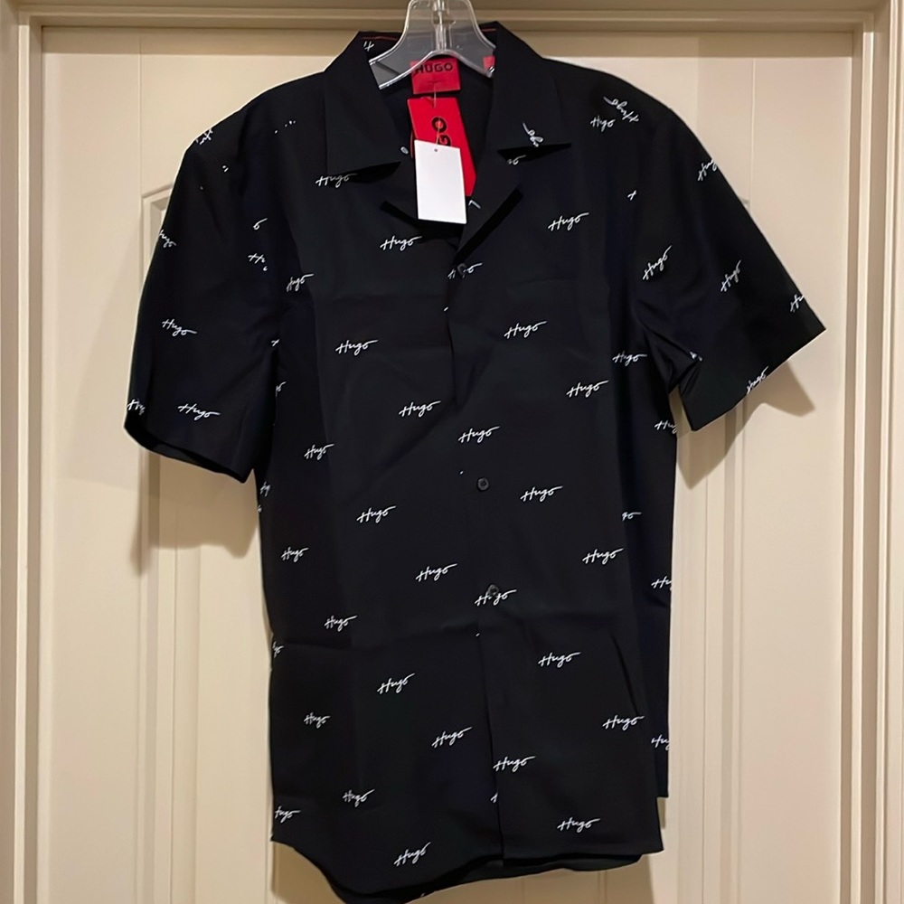 HUGO casual shirt. Size Medium. New with tags